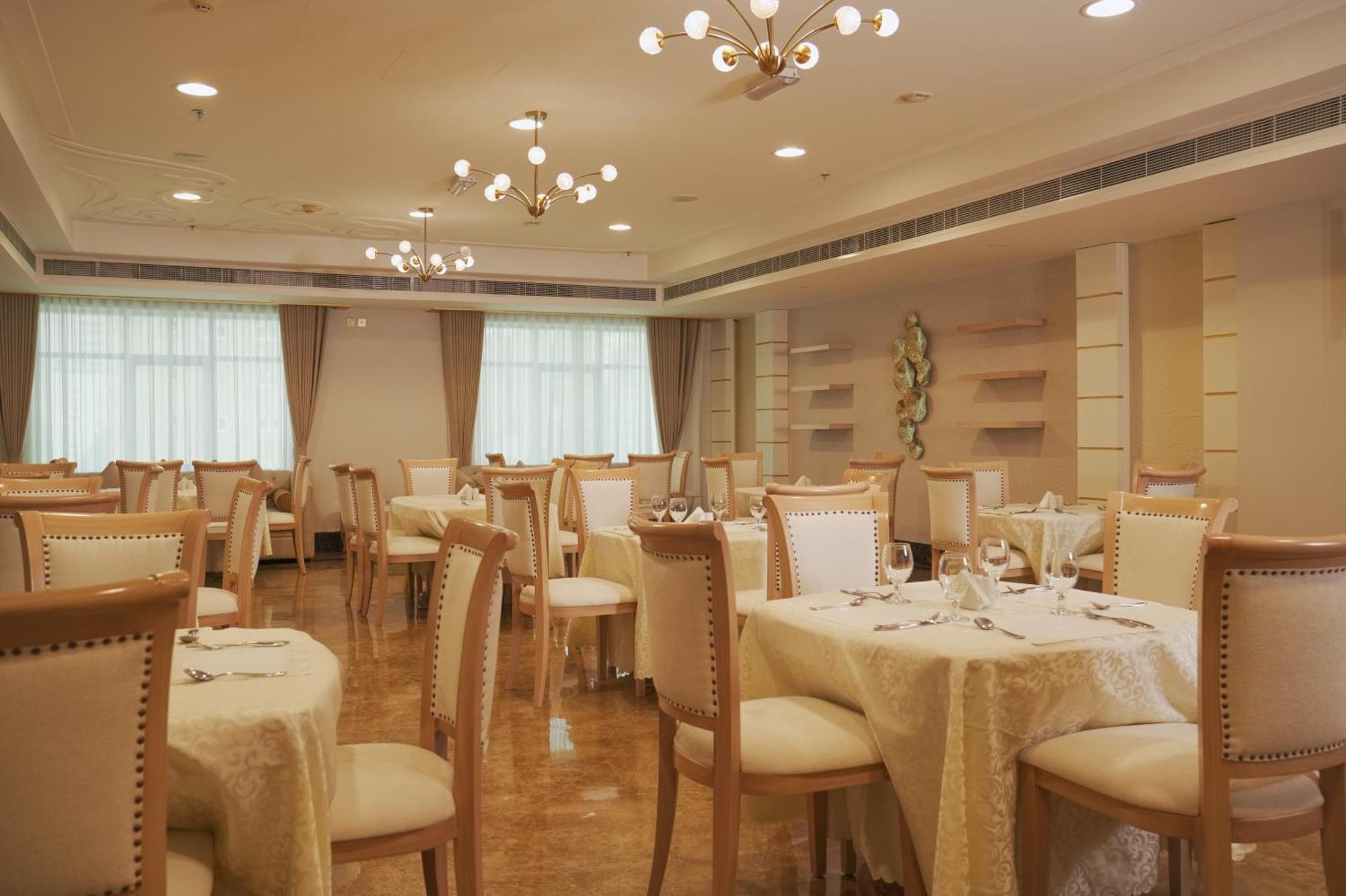 Royal Grand Suite Hotel Sharjah Luaran gambar