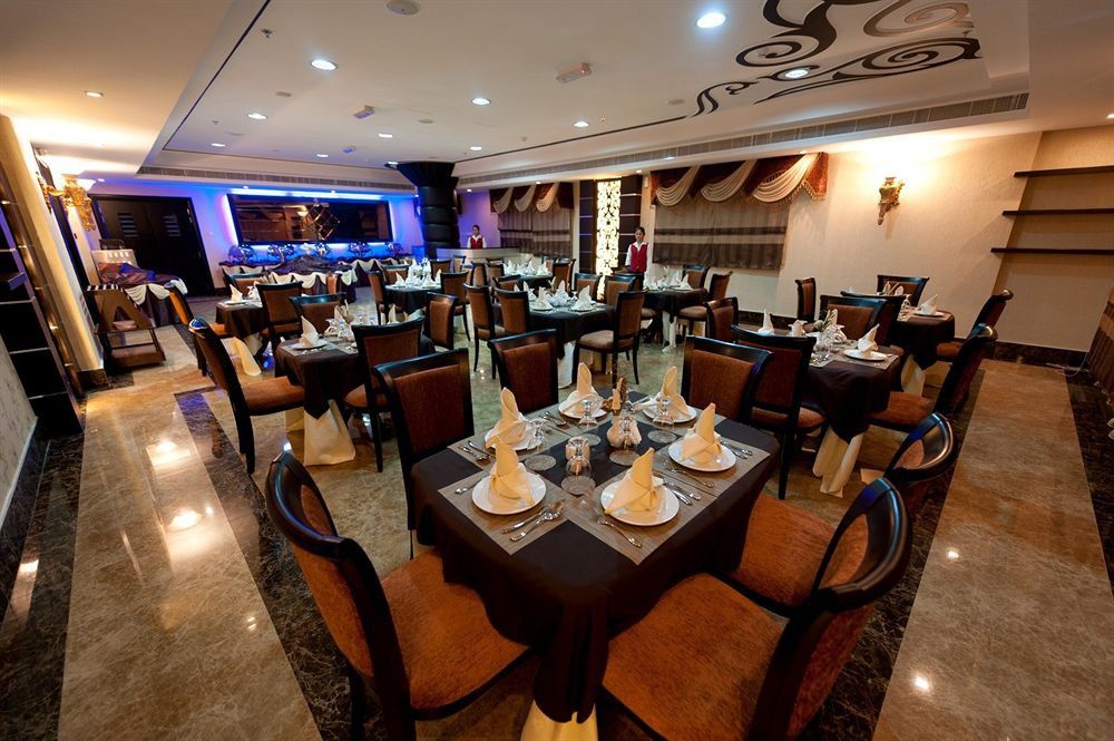 Royal Grand Suite Hotel Sharjah Luaran gambar